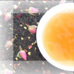 Zeige Details für Rosenmarzipan, schwarzer Tee Bild von Rosenmarzipan, schwarzer Tee