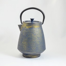 Zeige Details für Deng Teekanne aus Gusseisen blau-gold 1,1 L Bild von Deng Teekanne aus Gusseisen blau-gold 1,1 L