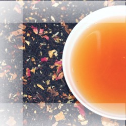 Zeige Details für Weihnachtsbäckerei, schwarzer Tee Bild von Weihnachtsbäckerei, schwarzer Tee