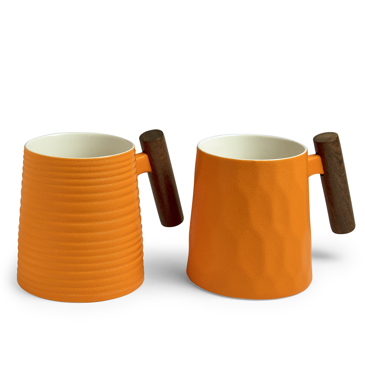 Bild von tealolgic Clementine Tasse Henkelbecher Porzellan mit Holzgriff 2er Set